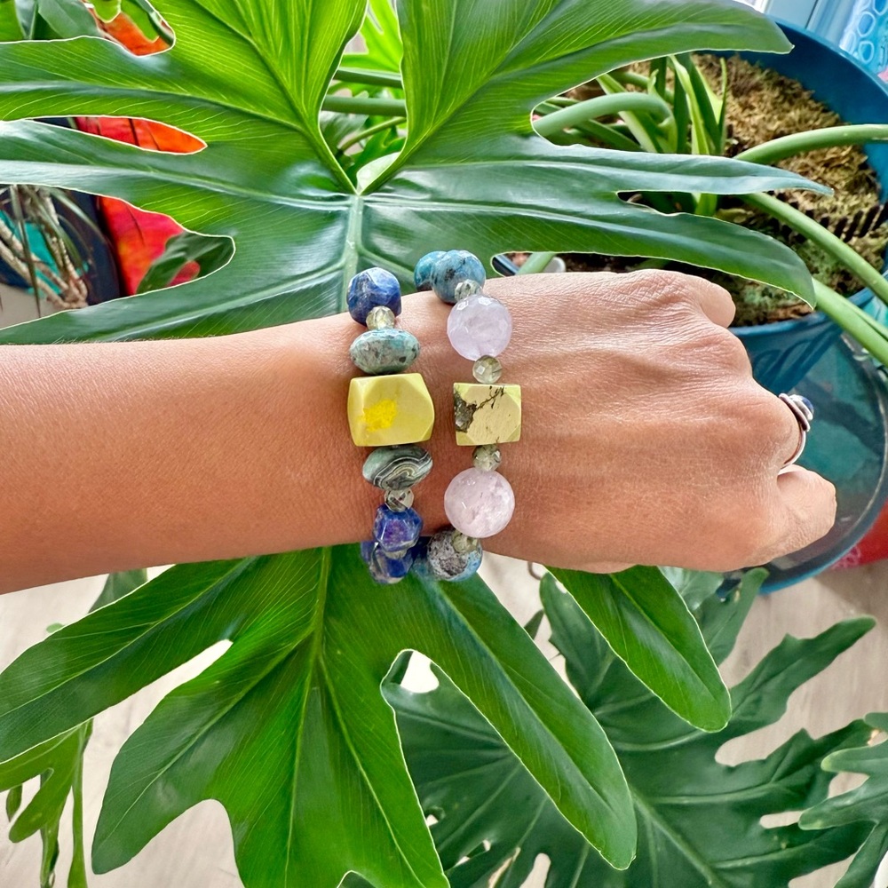 Serpentine, Jasper, Prehnite & Sodalite Bracelet (one) - Picture 6 of 8